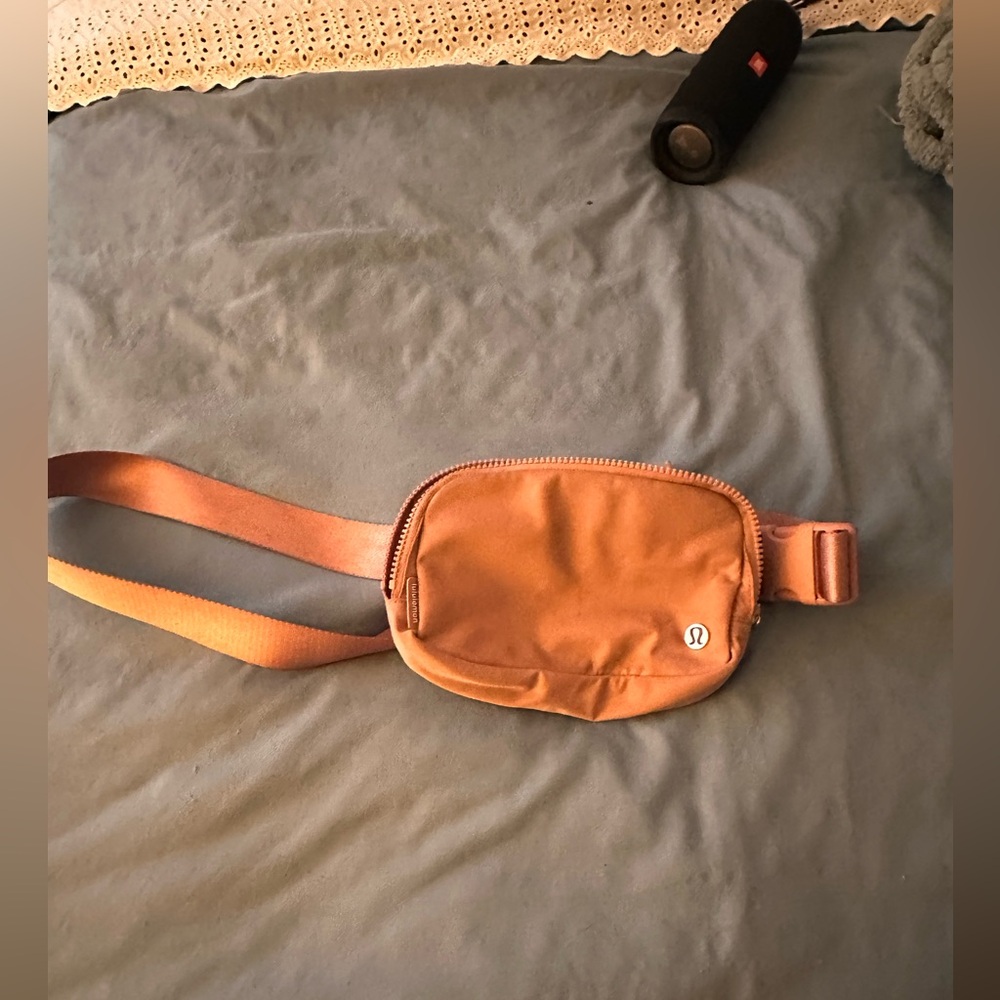 lululemon belt bag